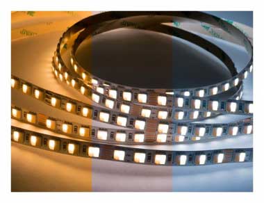 Mit diesem LED Strip Tunable White lassen sich unterschiedliche Farbtemperaturen einstellen.