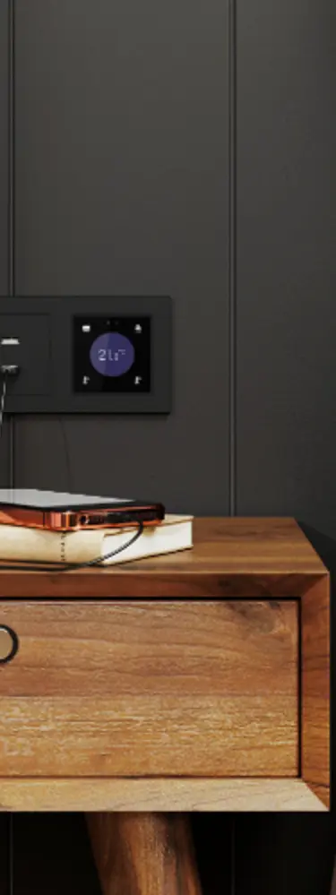 Zennio Bedienelemente in schwarz. Passend für gängige 55x55-Formate