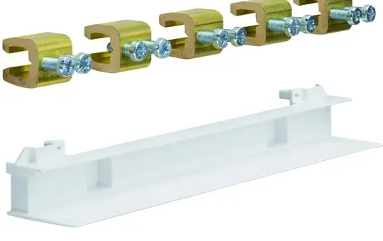 HAGER ZM15F Sammelschienenverbinder Feld-Feld 5-polig, für gleiches Niveau | 12x5 mm