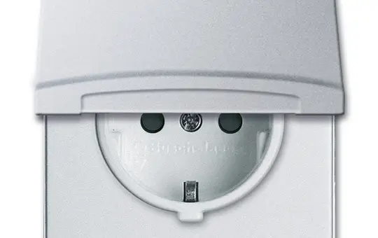 BUSCH-JAEGER 20EUGKB-33-101 SCHUKO-Steckdose Allwetter 44 Berührungsschutz, Klappdeckel | alusilber