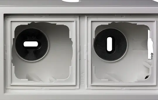GIRA 0062112 Aufputzgehäuse System Fläche 2-fach | reinweiß glänzend
