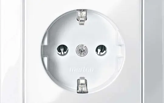 MERTEN MEG2301-1019 SCHUKO-Steckdose komplett 1-M 1-fach | polarweiß glänzend