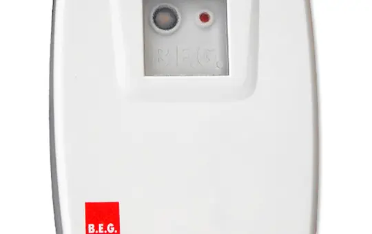 B.E.G. 92369 LUXOMAT Dämmerungsschalter CdS Aufputz