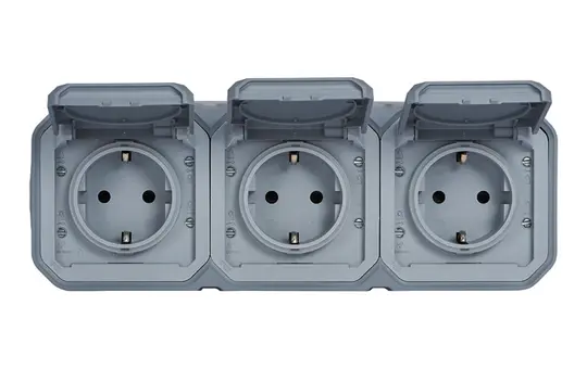 LEGRAND 069743L SCHUKO-Aufputzsteckdose Plexo New 3-fach, horizontal | grau