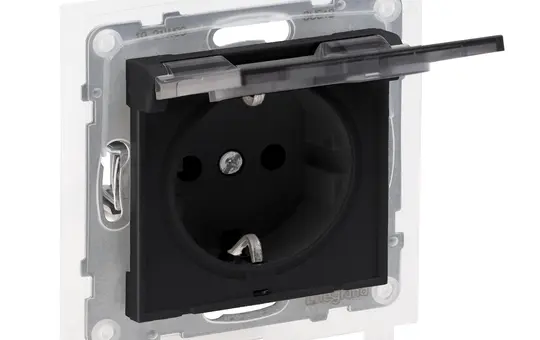 LEGRAND 765324 SCHUKO-Steckdose SEANO mit Klappdeckel, IP44 | schwarz lackiert