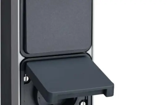 HAGER WNC082 SCHUKO Aufputzkombination IP55 W.1 Wechselschalter/Steckdose, Berührungsschutz | grau