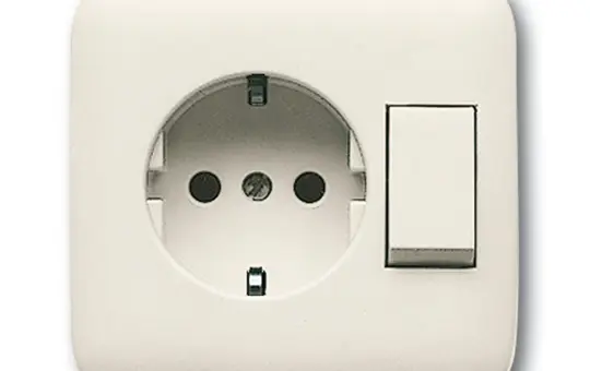 BUSCH-JAEGER 4310/6EUJ-212 SCHUKO-Steckdose kompl. Duro 2000 1-fach, Schalter | weiß