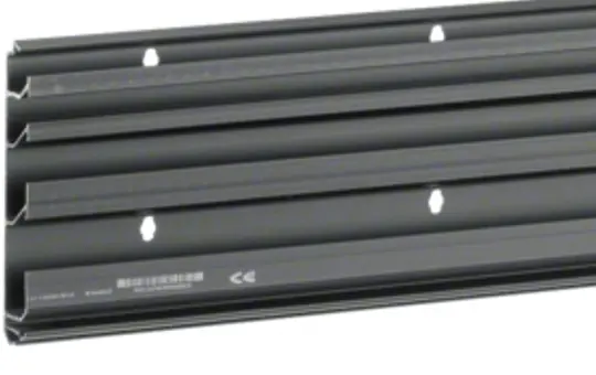 HAGER SL201151 tehalit Sockelleistenkanal-Unterteil 3 Kammern | schwarz | 20x115 mm