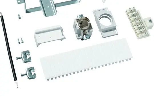 HAGER ZY3TR Bestückungspaket für TRE/SG-Platz für Sammelschienen, Spannungsversorgung mit DII