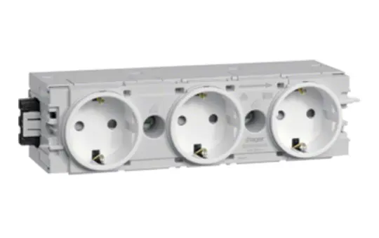 HAGER GS30009016 Kanalsteckdose Wago Winsta für C-Profil 3-fach | verkehrsweiß