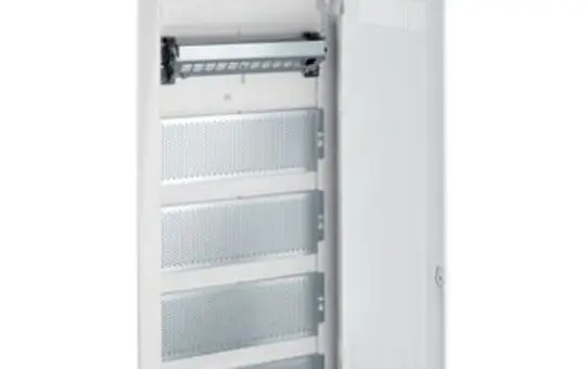 HAGER VU60WWH Kleinverteiler Volta Multimedia Unterputz 5-reihig, mit geschlitzter Kunststofftür