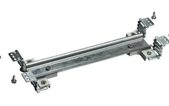 HAGER UT22B DIN-Hutschiene für Kleinverteiler 7,5 mm, isoliert, tiefenverstellbar | 206 mm