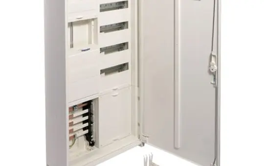 HAGER ZB322P15 Komplettschrank 2 Felder, 1 ZP, APZ (Region Ost, SN, ST Süd) | 1100 mm