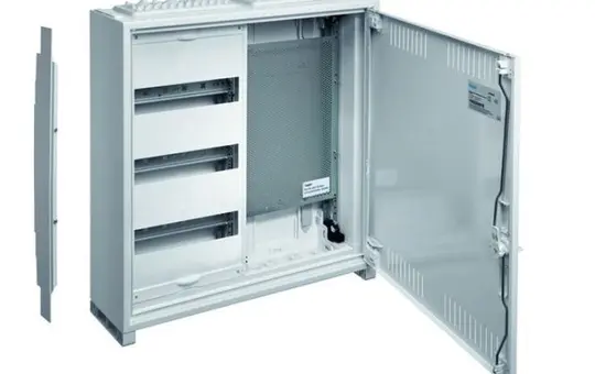 HAGER FWB32K1 Feldverteiler IP44 mit Multimediafeld 2 Felder | 500 mm