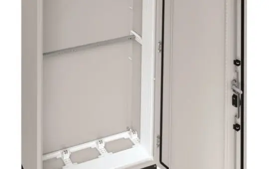 HAGER FR13E2 Standschrank IP55 SKI T=275 mm 200 mm Sockel 3 Felder | 1700 mm