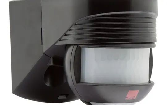 B.E.G. 91021 LUXOMAT Bewegungsmelder LC-Click 140° | schwarz