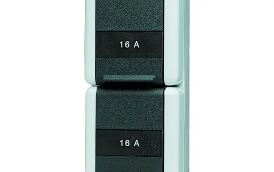 JUNG 822KINAW SCHUKO-Steckdose, Beschr. Serie WG 800 2-fach, senkrecht, Berührungsschutz