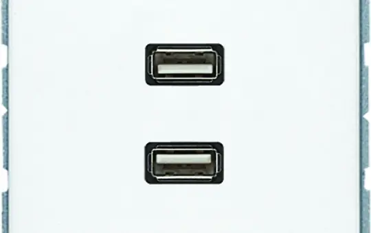 JUNG MACD1153WW Multimedia-Einsatz Serie CD 2xUSB 2.0 | alpinweiß