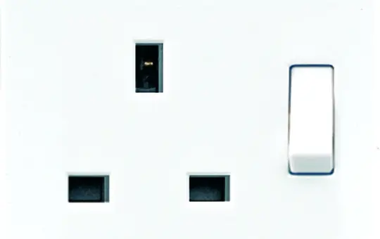 JUNG LS3171WW internationale Steckdose LS GB, Schalter | alpinweiß