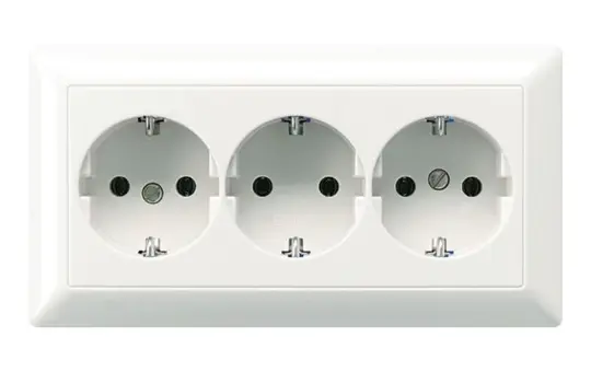 JUNG AS523WW Kabelkanal-SCHUKO-Steckdose AS 3-fach, waagerecht | alpinweiß