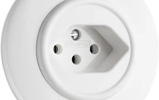 THPG 100969 internationale Steckdose Duroplast CH