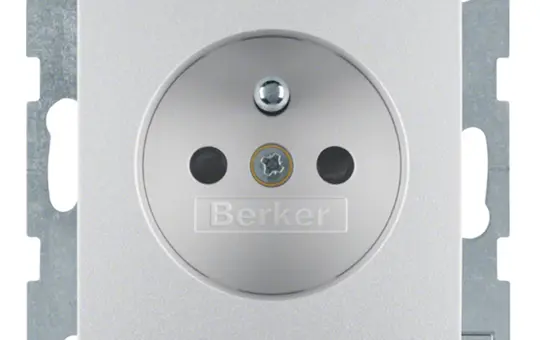 BERKER 6768761404 internationale Steckdose S/B FR/BE | aluminium matt