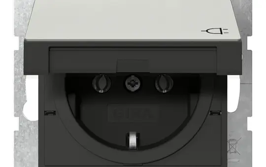 GIRA 4454600 SCHUKO-Steckdose System 55 Klappdeckel | edelstahl