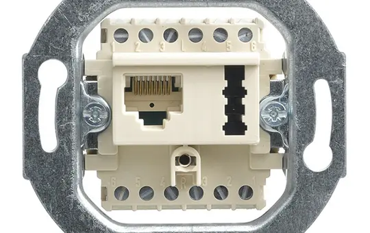 BUSCH-JAEGER UAE8(6)TAE6F+N ISDN/Telefon-Anschlussdose Standard