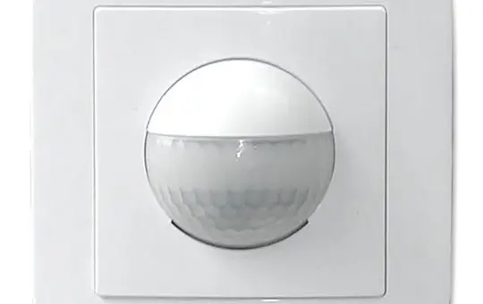 B.E.G. 92621 LUXOMAT Wand-Bewegungsmelder Indoor 180 Relais, 11-48 V, Rahmen