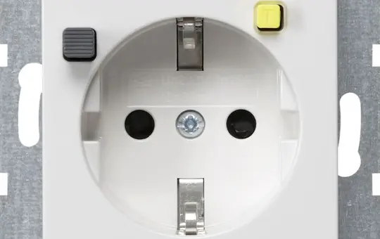 GIRA 267727 SCHUKO-Steckdose System 55 FI-Schutzschalter, Berührungsschutz | reinweiß seidenmatt