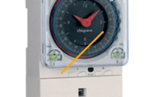 LEGRAND 049927 analoge Abtauschaltuhr PolarRex QKKT, Quarzmotor