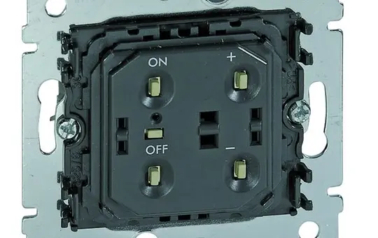 LEGRAND 775652 PRO21 Tastdimmer 1-fach, RLC, 40-400 W