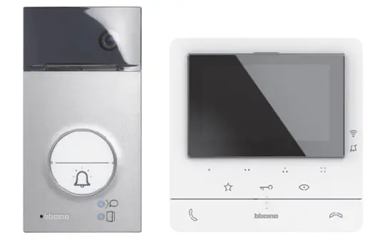 LEGRAND 364932 Flex One Video-Set Linea3000 1 und 2 Ruftasten, Classe100 X16E | silber