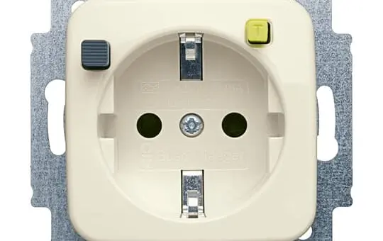 BUSCH-JAEGER 3120 EUCB-212 SCHUKO-Steckdose Duro 2000 FI-Schutzschalter | weiß