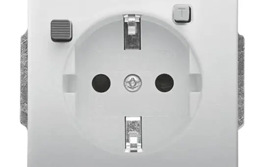 BUSCH-JAEGER 3120 EUCB-866 SCHUKO-Steckdose Future FI-Schutzschalter | edelstahl