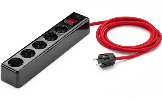 THPG 101036 Steckdosenleiste Bakelit 5-fach, Schalter | schwarz/rot | 2,5 m