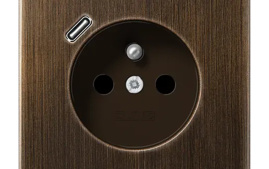 JUNG ME1520F-18CAT internationale Steckdose LS FR/BE, USB-C, 16,0 A | messing antik
