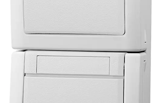 PANASONIC 90591198-DE Kombination Steckdose/Schalter Pacific Wechsel, senkrecht, IP54 | weiß