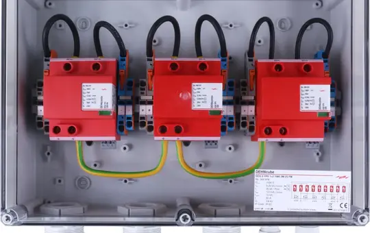 DEHN 900978 Generatorenanschlusskasten Typ1+2 zum Schutz von 3 MPP-Eing., je 2 Strings, Trennkl.