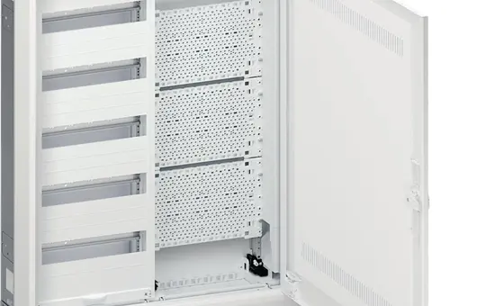 HAGER FWU52K3 Feldverteiler IP30 mit Multimediafeld 2 Felder, 8 Leitungseinführungen | 800 mm